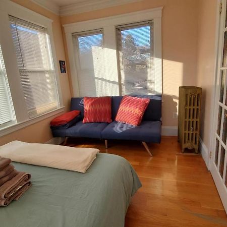 Near Train Station Gorgeous 3-Bedroom Apartment With Patios 波士顿 外观 照片