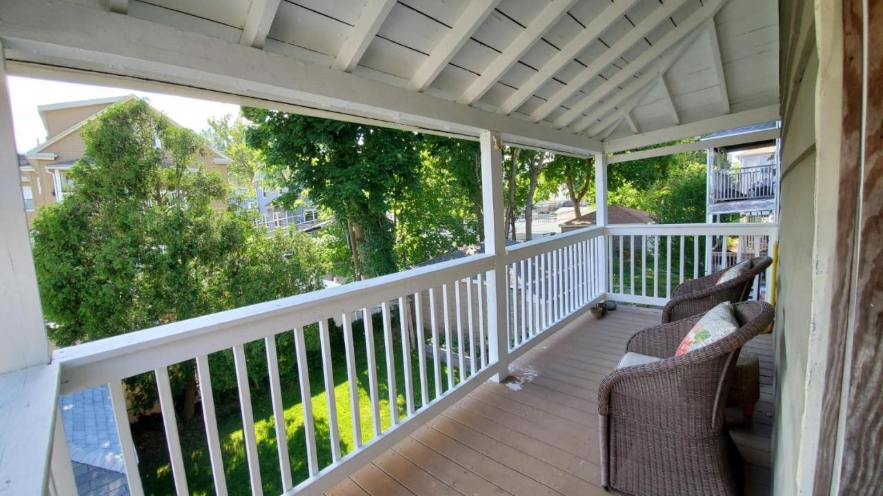 Near Train Station Gorgeous 3-Bedroom Apartment With Patios 波士顿 外观 照片