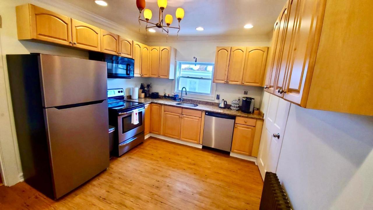 Near Train Station Gorgeous 3-Bedroom Apartment With Patios 波士顿 外观 照片