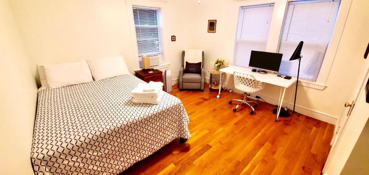 Near Train Station Gorgeous 3-Bedroom Apartment With Patios 波士顿 外观 照片